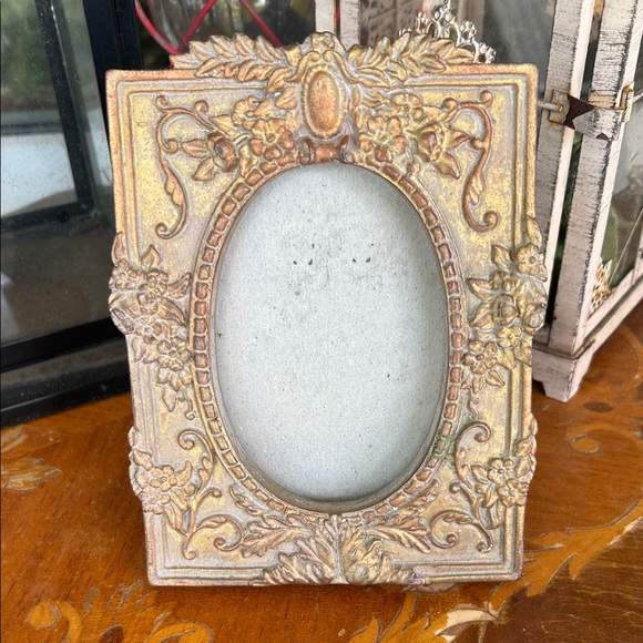 Ornate Gold Photo Frame - Picture 1 of 8